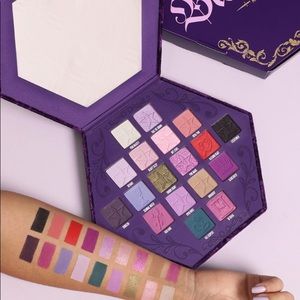 NIB 🩸 BloodLust Palette 👑